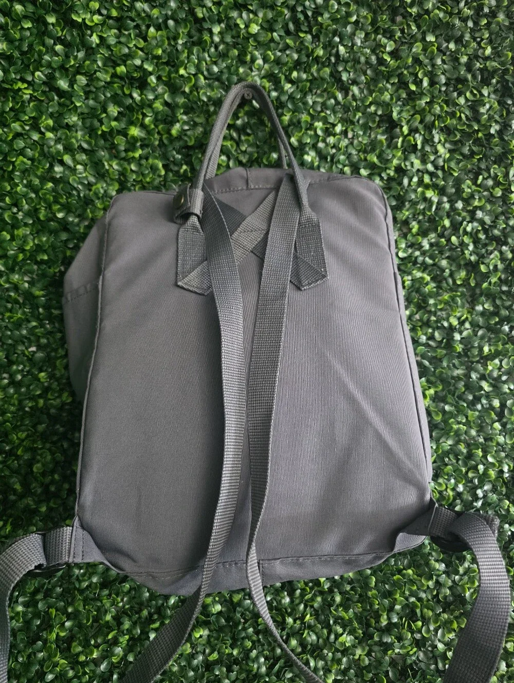 Fjallraven Kånken Backpack in Charcoal with Red Logo